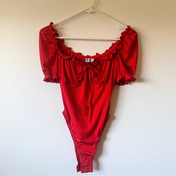 LAST CHANCE 🍀3/$20🍀 Beginning Boutique Josefina Red Bodysuit - Picture 6 of 11